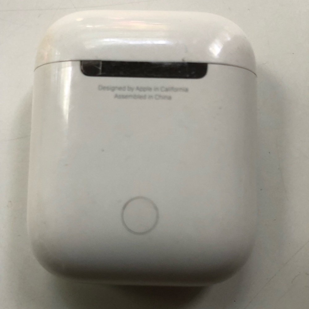 Apple AirPods, maybe 1st generation